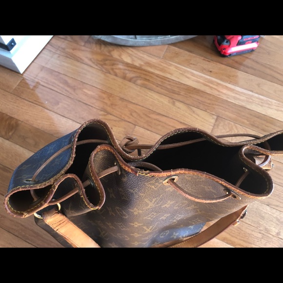 Authentic Vintage Louis Vuitton LV Shoulder Bag Noe.  Brown Monogram.